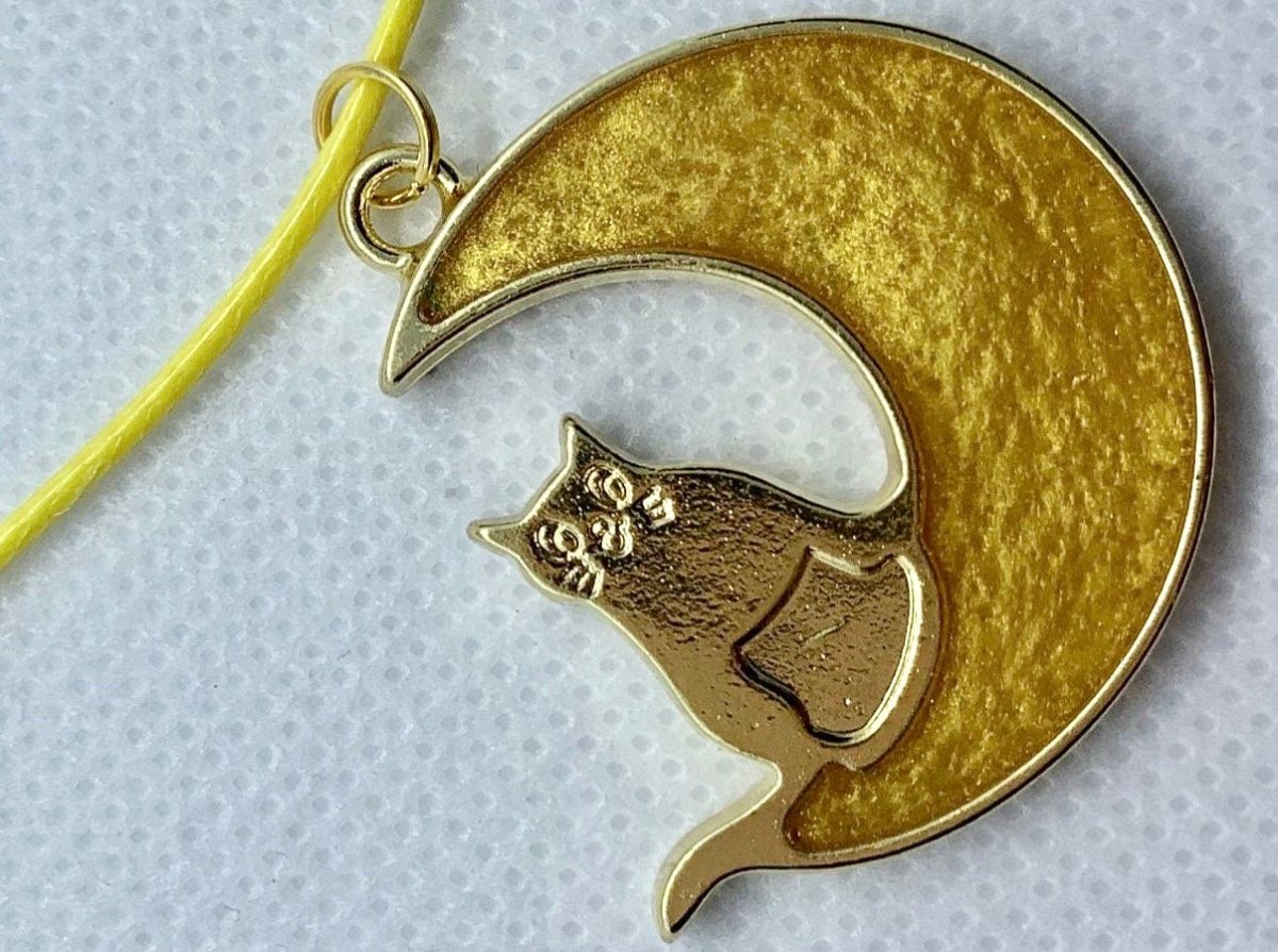 Cat on Moon Necklace - Bodacious Bijous