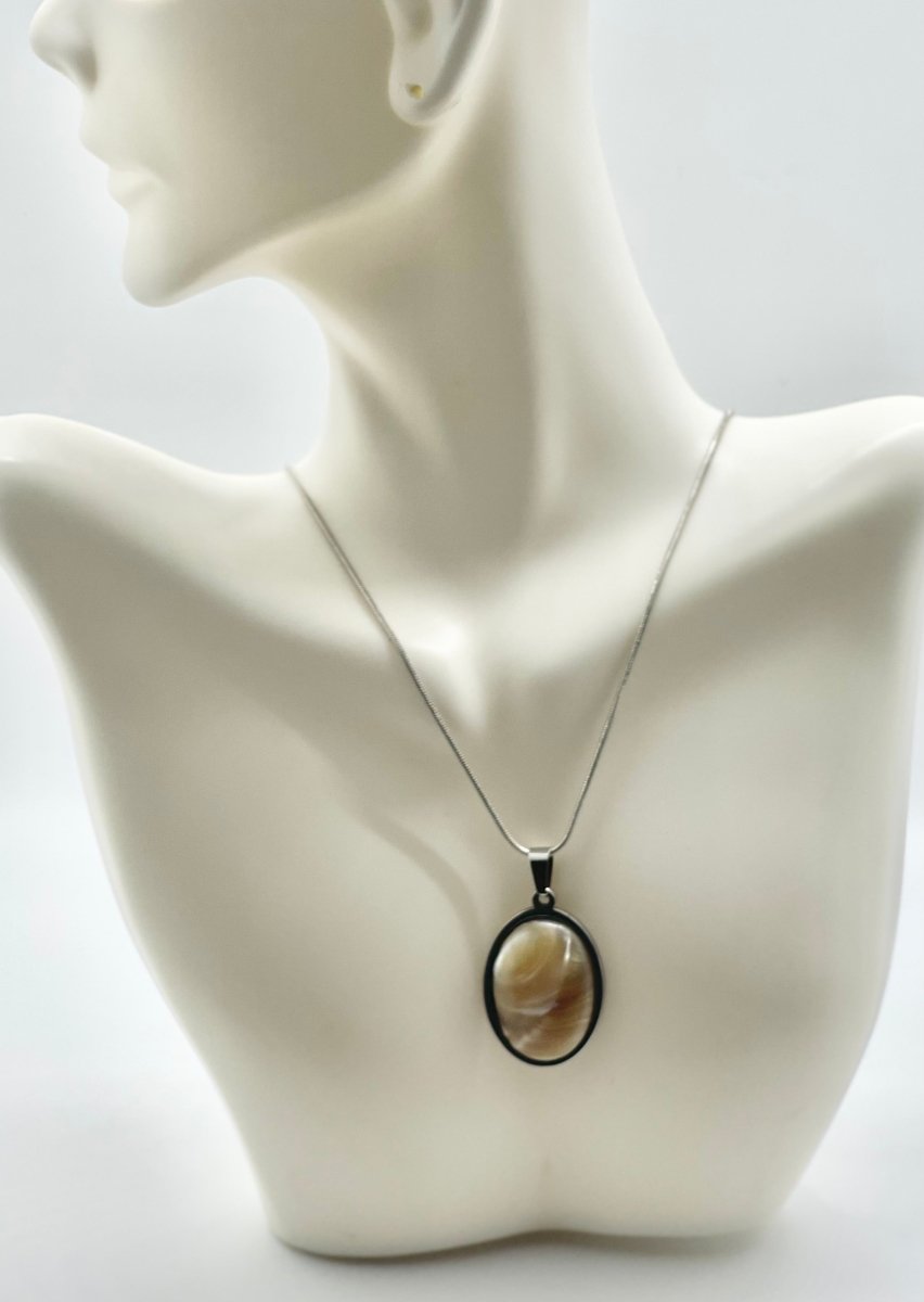 Oval Precious Pendant Necklace - Bodacious Bijous